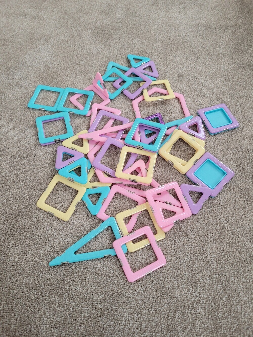 Magnetic Bulding Tiles